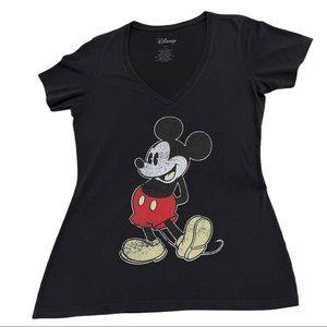 Disney Mickey Mouse t-shirt. Size L